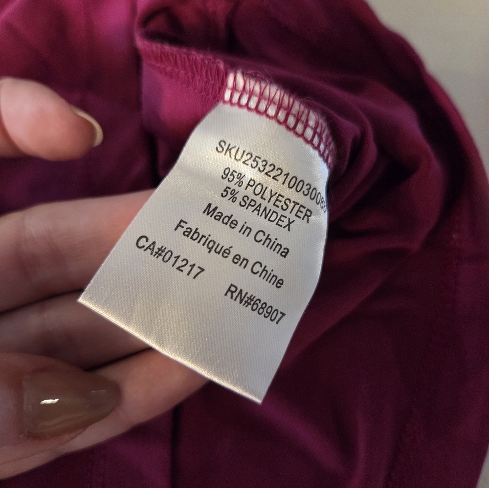 Le Chateau Fuchsia Ruffled Top - Picture 4 of 5